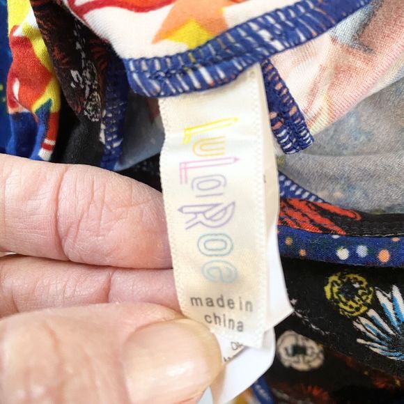 Lularoe One Size Mountain And Cloud Rare One Size Leggings‎  Athleisure EUC - Picture 5 of 10